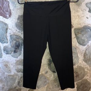 Satina NWOT capris